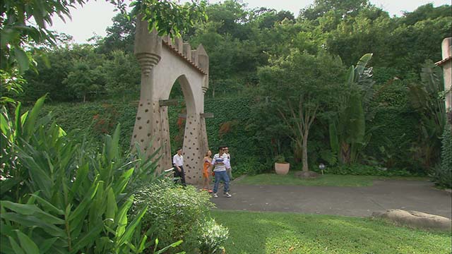 18436