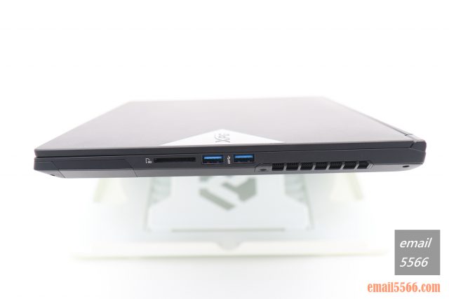XPG XENIA女武神薩尼亞 電競筆電 1660Ti 開箱-右側連接埠配置 XPG XENIA女武神薩尼亞 電競筆電 1660Ti 開箱-右側連接埠配置
