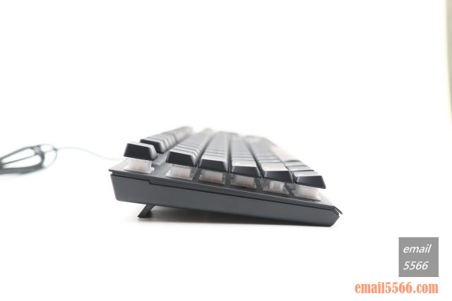 海盜船 CORSAIR K60 RGB PRO機械電競鍵盤 開箱-窄身 RGB CHERRY VIOLA軸-一段式支撐腳設計