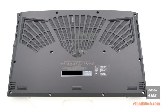 技嘉 AORUS 15P 極速神鷹 電競筆電 開箱-3080顯卡電競、360Hz螢幕更新-筆電底部