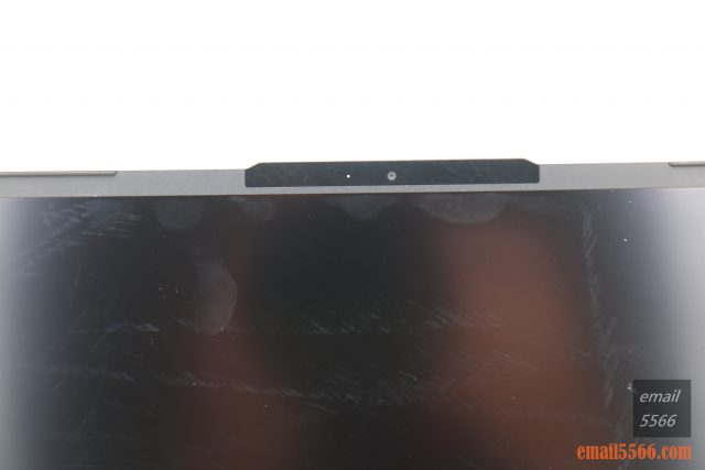 GIGABYTE U4 Ultrabook-輕薄筆記型電腦 掌握財富密碼 隨時交易-幕上方則具備 720P 視訊鏡頭與雙陣列式麥克風