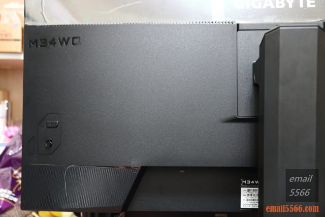 Gigabyte M34WQ 21:9 WQHD超寬電競螢幕-34吋、2K、8bit、144Hz、遊戲輔助-5向OSD控制按鈕在螢幕背後