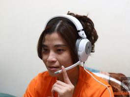CORSAIR HS55 SURROUND 輕便遊戲耳機-杜比7.1聲道環繞音效-麥克風放下為開啟 且能凹折的麥克風